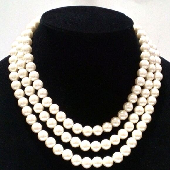 Classic Multi Strand Faux Pearl Necklace 3 Strand 10mm Beads Gold Tone Clasp - Picture 1 of 6
